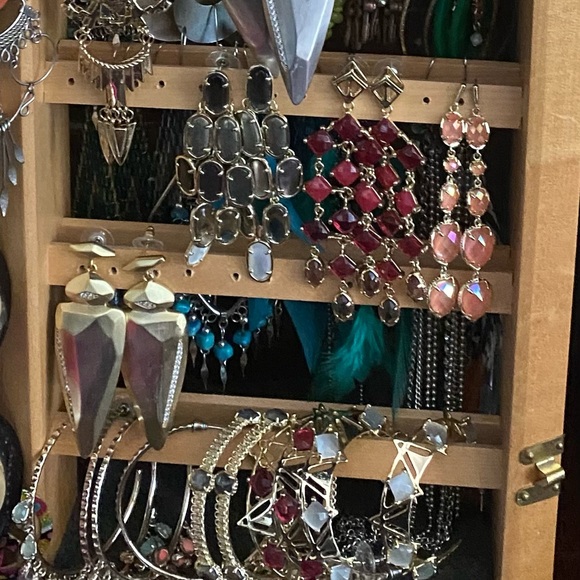 Meet your Posher, Letticia - Picture 5 of 6